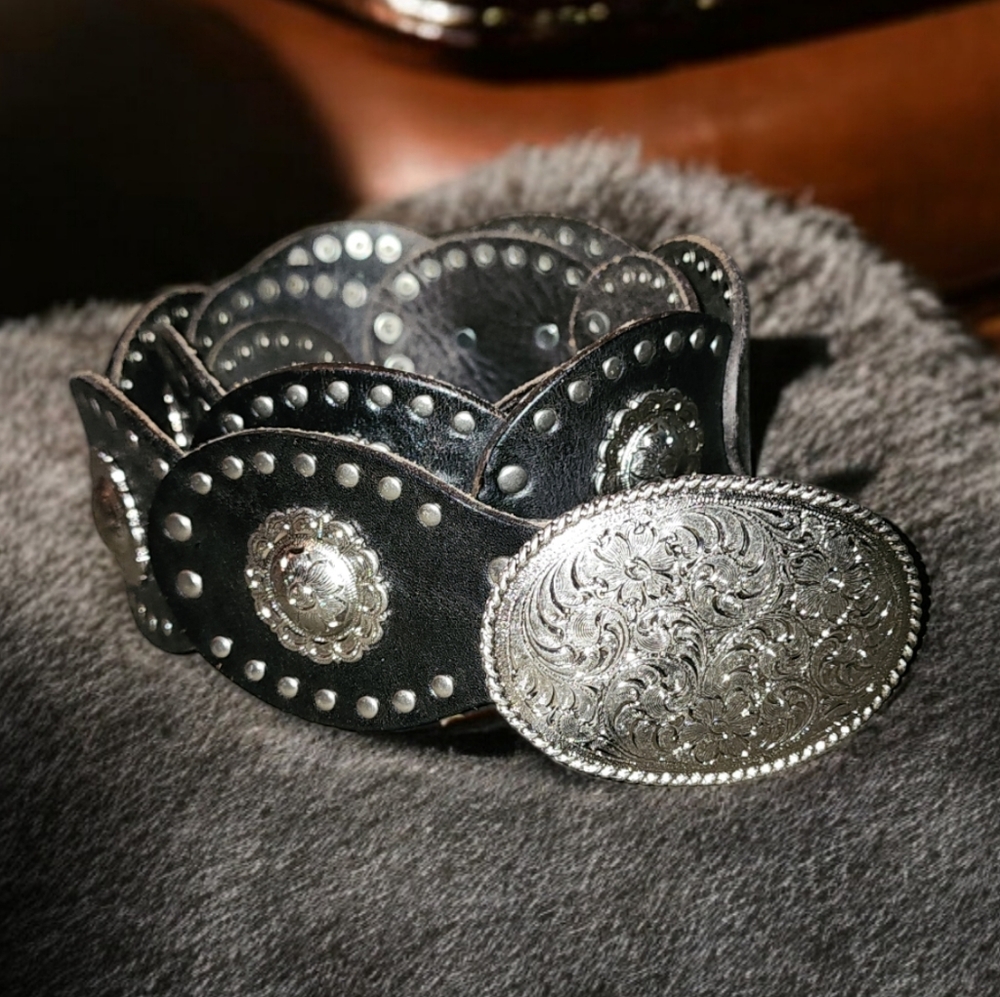 Fossil Studded Brown Leather with Concho Belt Women's L Engraved Buckle BOHO - Picture 1 of 7